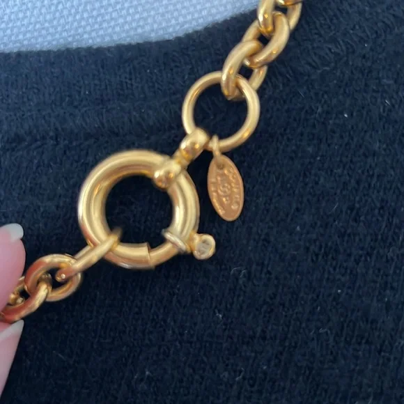 CHANEL RARE Gold plated necklace chain 27”, CC logo 3” - Picture 7 of 8